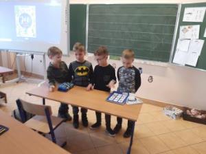 PRZEDSZKOLAKI POZNAJA SZKOŁĘ